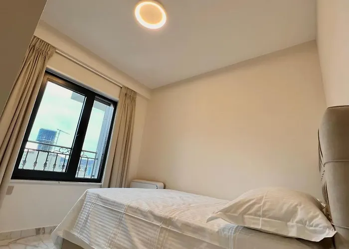 Zeus Deluxe Appartamento Tirana